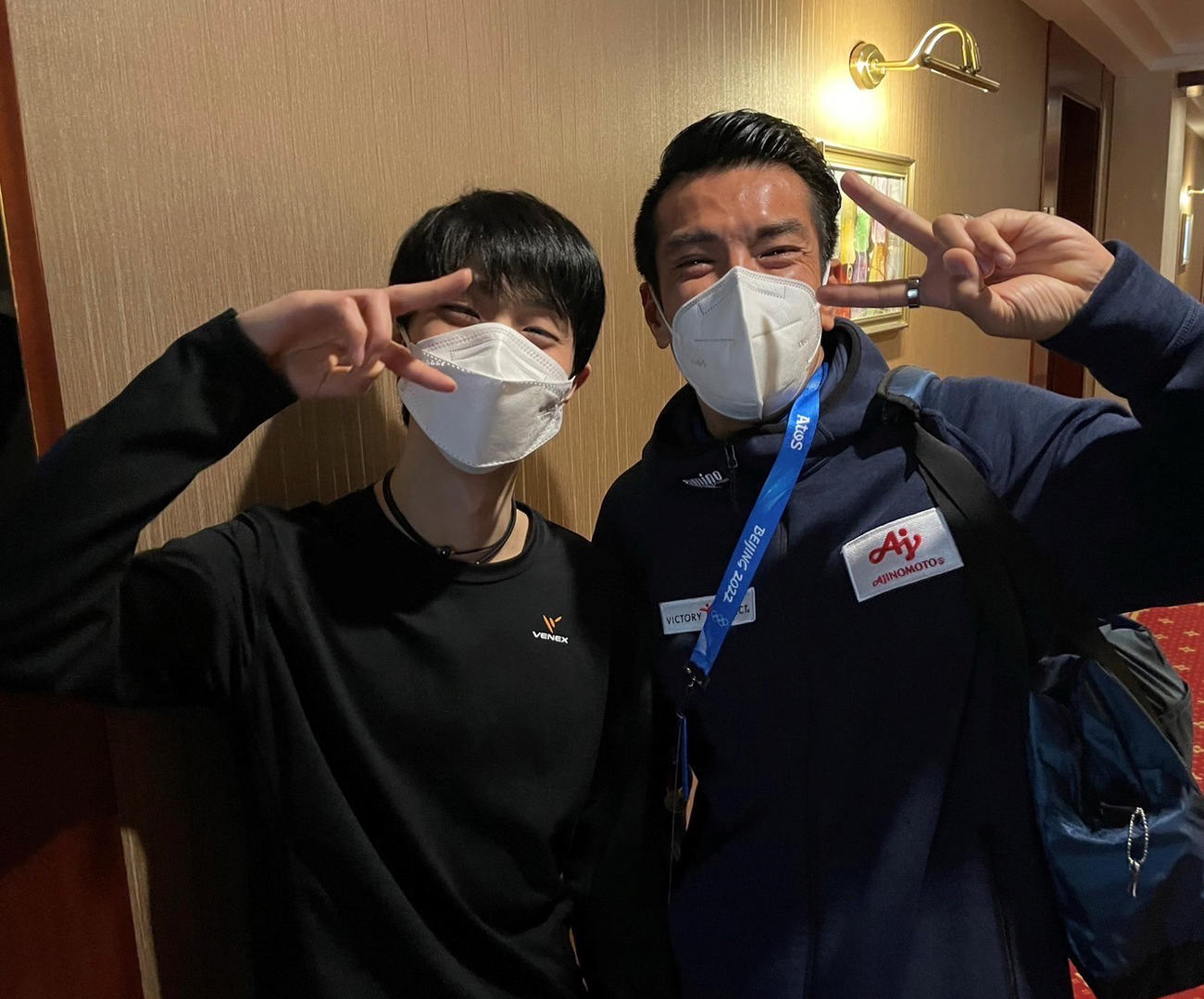 北京五輪でも共闘した27歳の羽生さん（左）と栗原さん