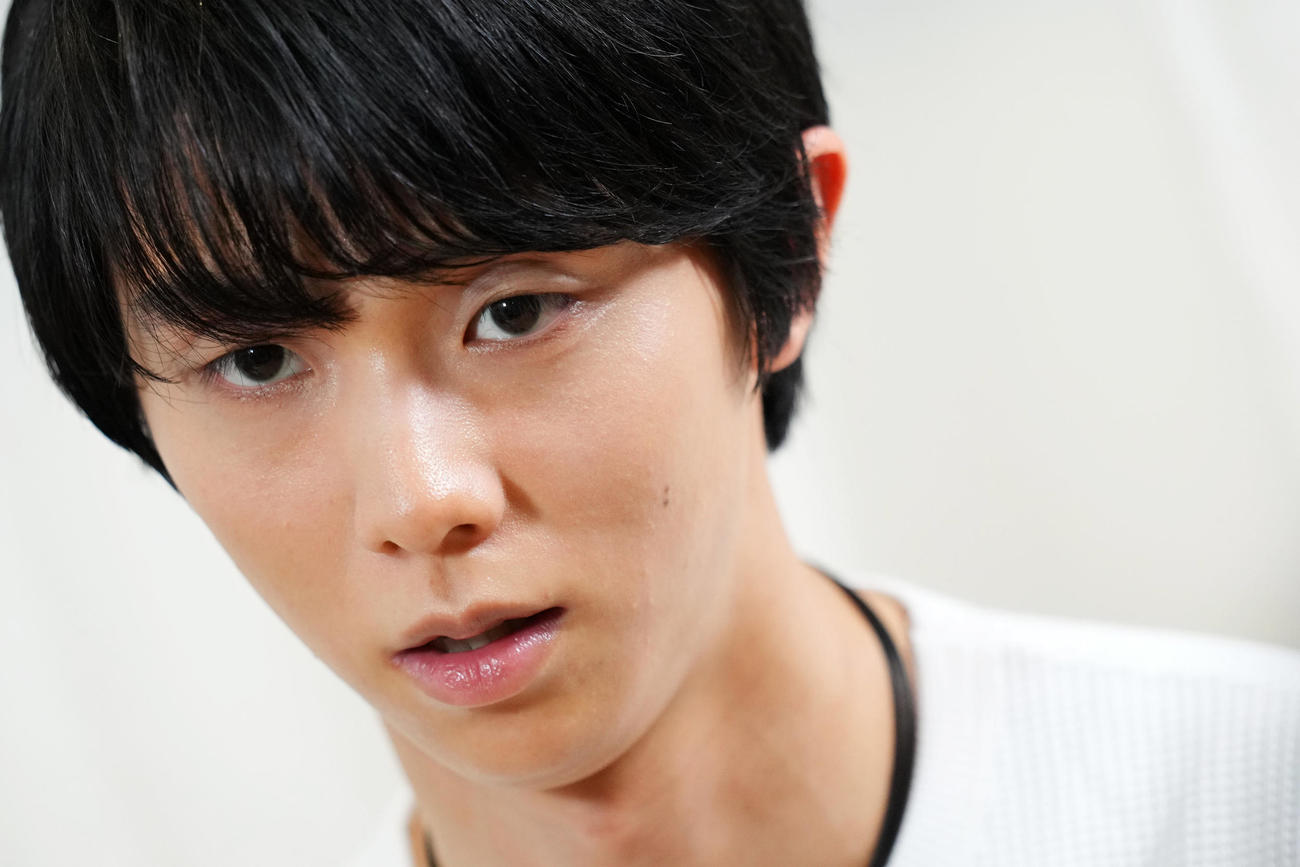 栗原さんとの対談で話をする羽生さん