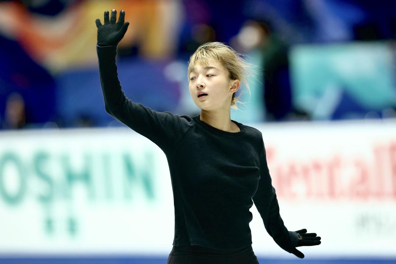 公式練習で調整する坂本（撮影・河田真司）