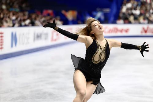女子フリーで華麗な演技を披露する坂本（撮影・河田真司）