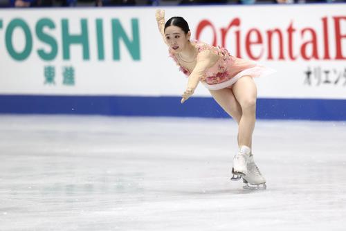 女子フリーで華麗な演技を披露する青木（撮影・河田真司）