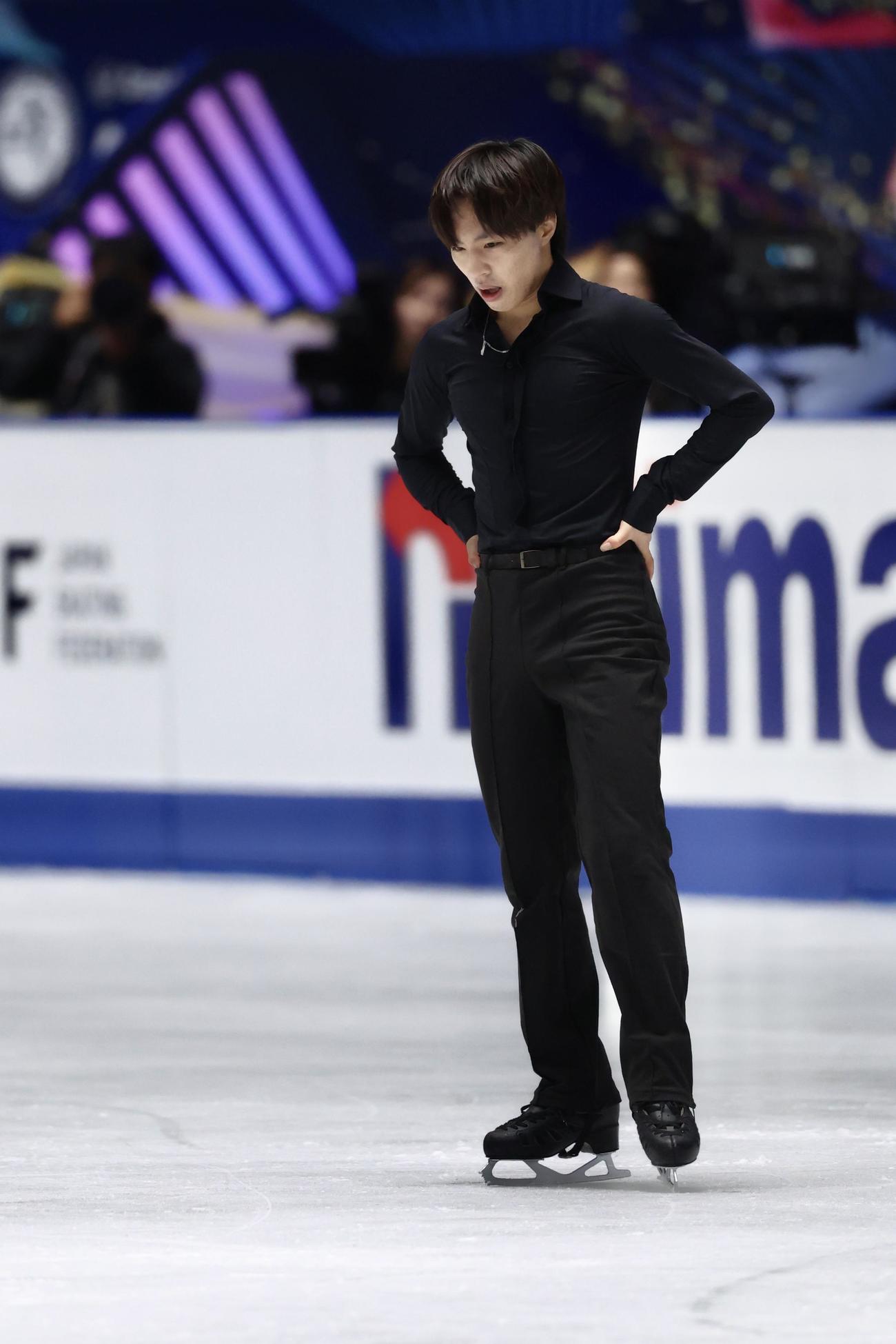 男子フリーの演技を終え呆然とする三浦（撮影・河田真司）