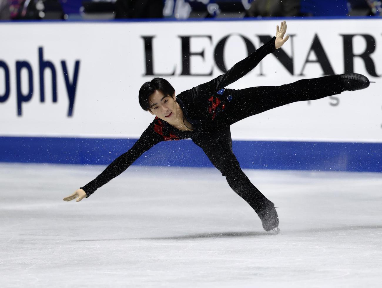 男子フリーで演技を披露する壷井（撮影・河田真司）