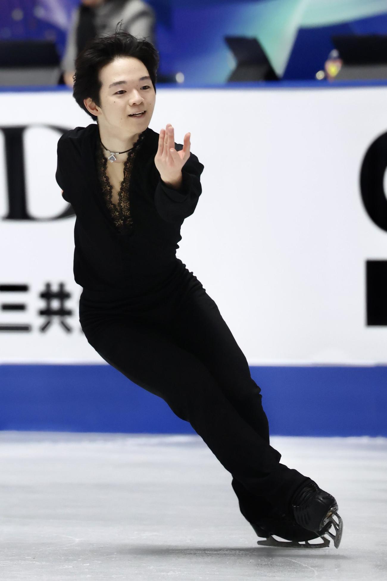 男子フリーで演技を披露する鍵山（撮影・河田真司）