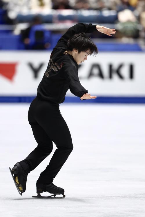 男子フリーで演技を披露する鍵山(撮影・河田真司)