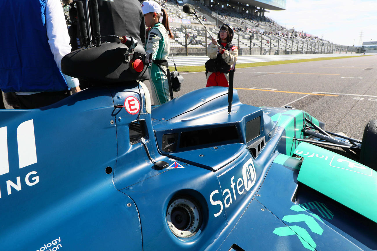 スーパーフォーミュラ第8戦　模擬レース形式でテスト走行を行ったスーパーフォーミュラの自律走行マシン（撮影・宮崎幸一）