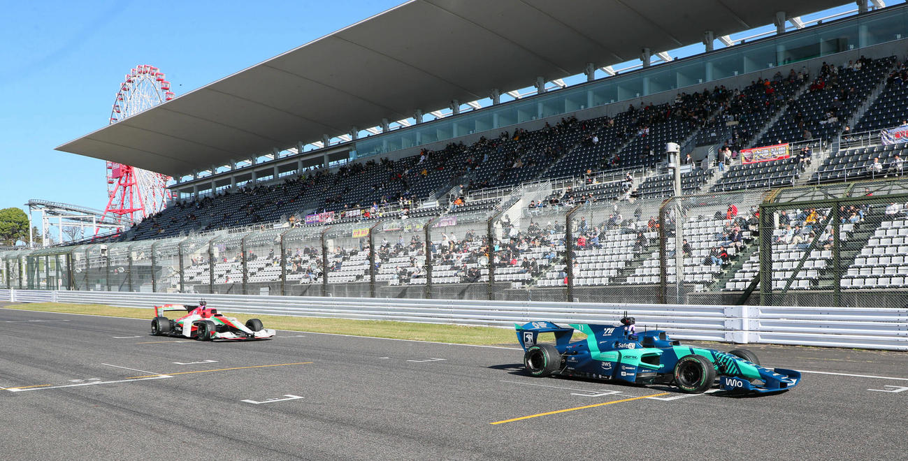 スーパーフォーミュラ第8戦　模擬レース形式でテスト走行を行ったスーパーフォーミュラの自律走行マシン（撮影・宮崎幸一）