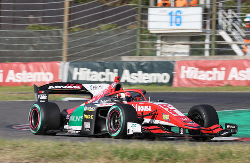 スーパーフォーミュラ第8戦　予選を走行するTMGグランプリのJuju（野田樹潤）（撮影・宮崎幸一）