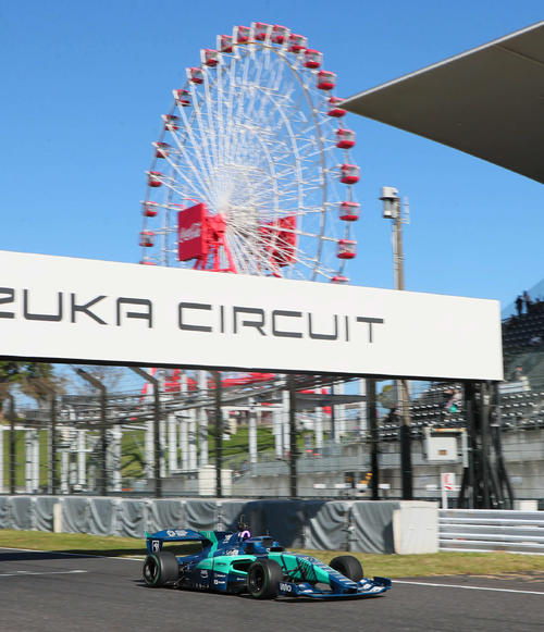 スーパーフォーミュラ第8戦　模擬レース形式でテスト走行を行ったスーパーフォーミュラの自律走行マシン（撮影・宮崎幸一）
