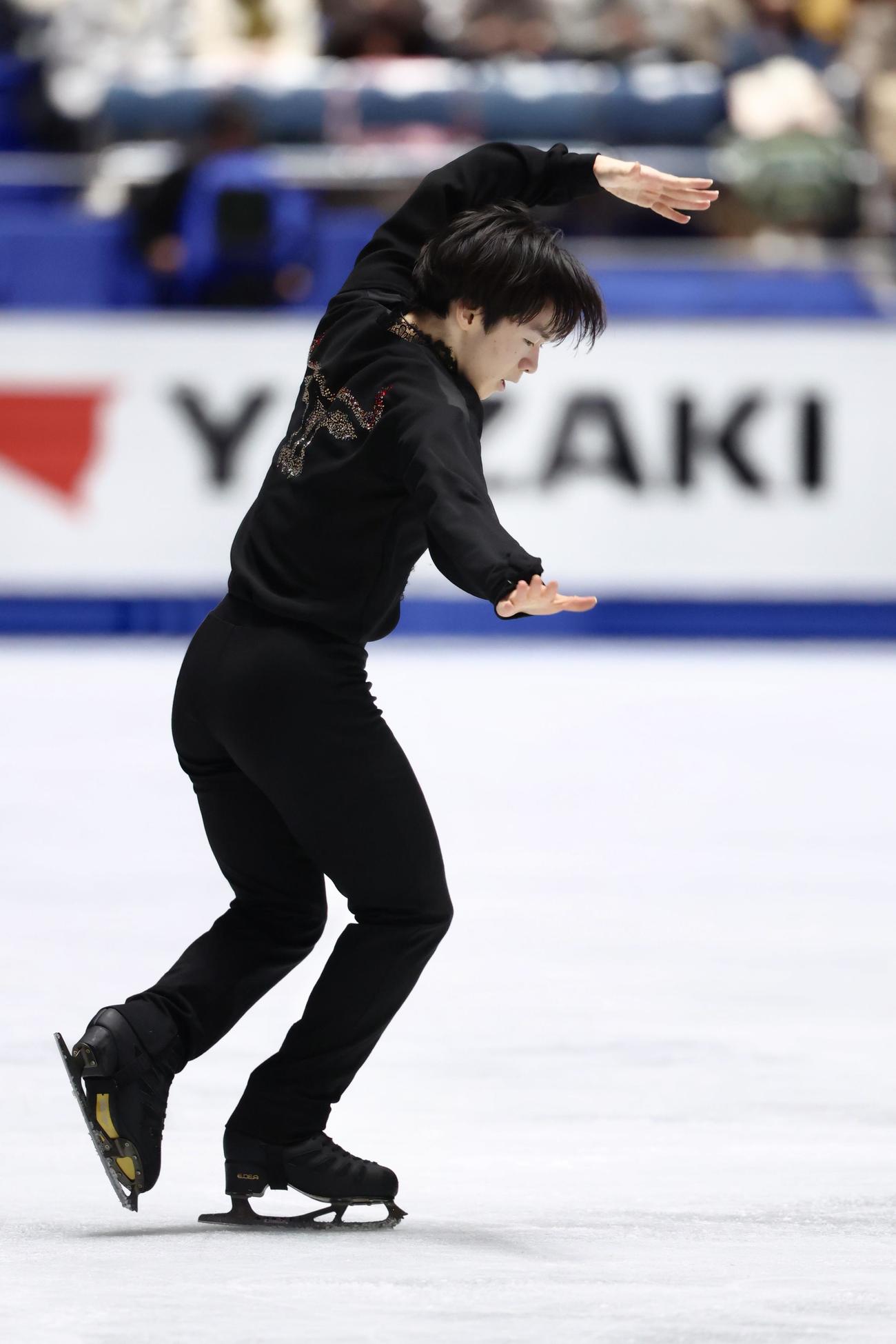 男子フリーで演技を披露する鍵山（撮影・河田真司）
