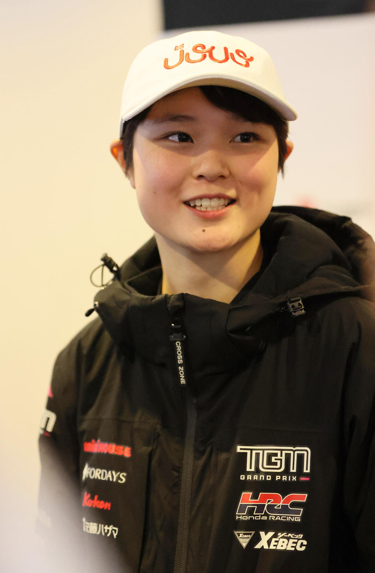スーパーフォーミュラ第8戦　一時はポイント圏内となる10位を走り12位で完走したTMGグランプリのJuju（野田樹潤）は、インタビューで笑顔を見せる（撮影・宮崎幸一）