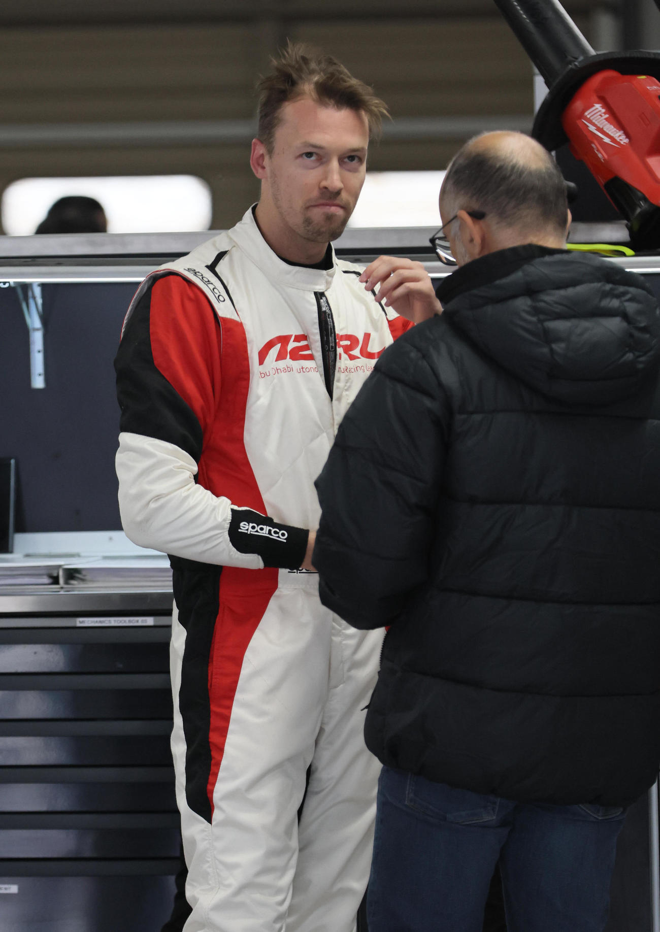 スーパーフォーミュラ第9戦　自律走行マシンとの模擬レースに参加した元F1のダニール・クビアトは、自律走行マシンのコースアウトに渋い顔（撮影・宮崎幸一）