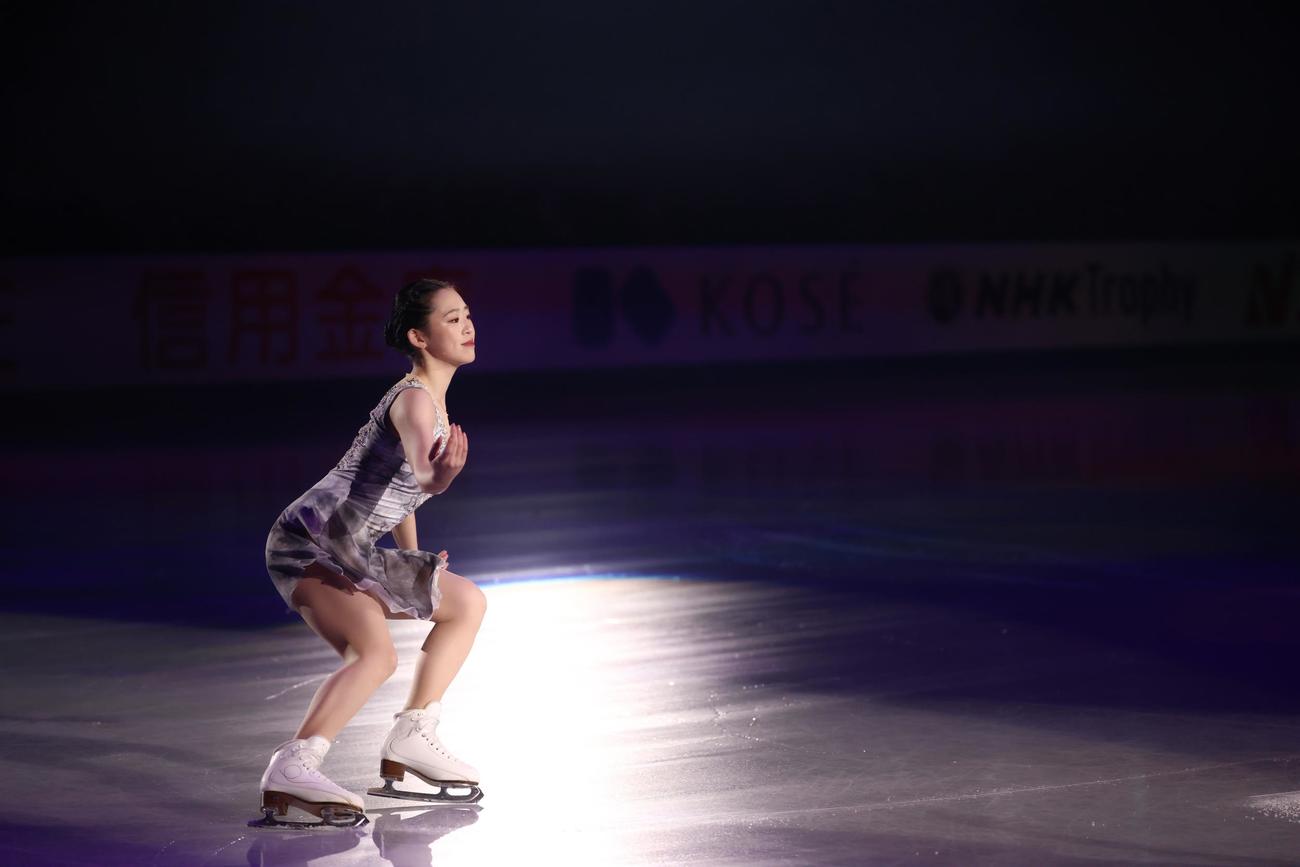 フィギュアスケートGPシリーズ第4戦NHK杯のエキシビションに臨む青木（撮影・河田真司）