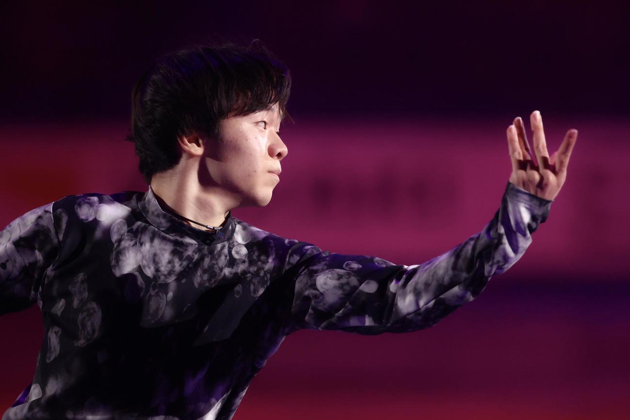 フィギュアスケートGPシリーズ第4戦NHK杯のエキシビションに臨む鍵山（撮影・河田真司）