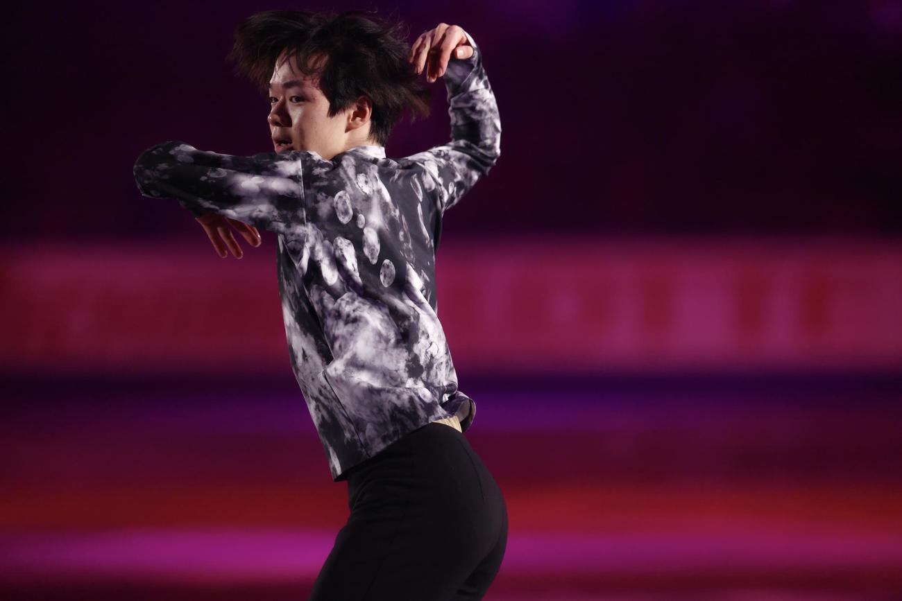 フィギュアスケートGPシリーズ第4戦NHK杯のエキシビションに臨む鍵山（撮影・河田真司）