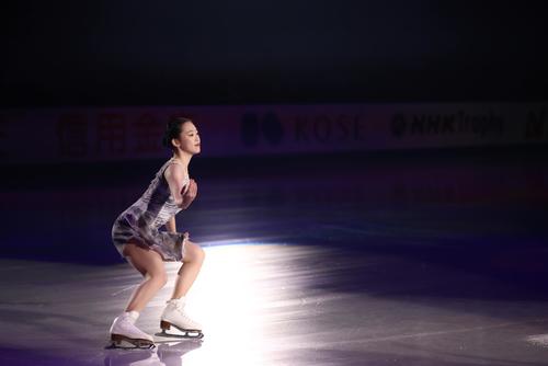 フィギュアスケートGPシリーズ第4戦NHK杯のエキシビションに臨む青木（撮影・河田真司）