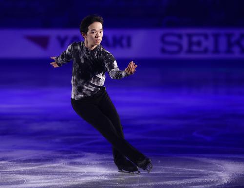 フィギュアスケートGPシリーズ第4戦NHK杯のエキシビションに臨む鍵山（撮影・河田真司）