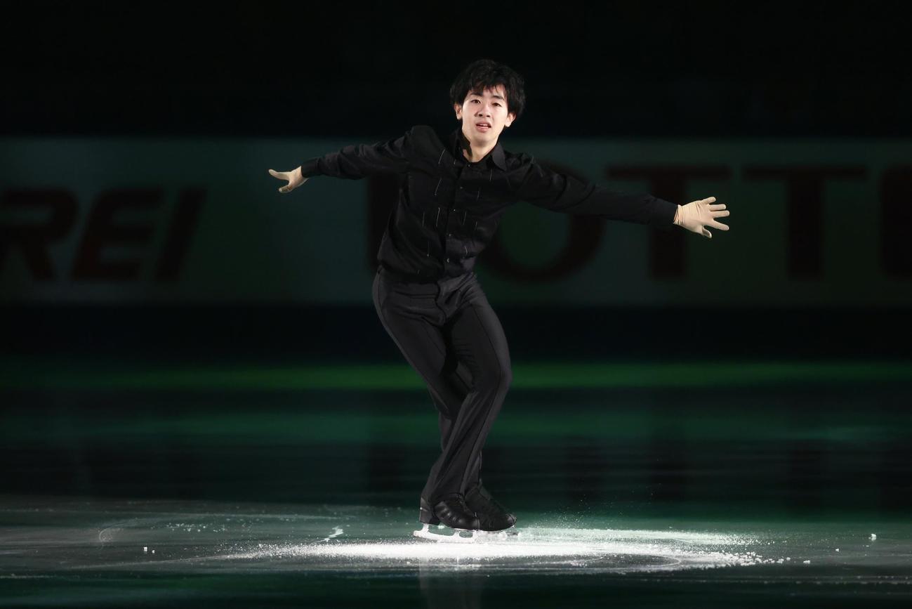 フィギュアスケートGPシリーズ第4戦NHK杯のエキシビションに臨む壷井（撮影・河田真司）