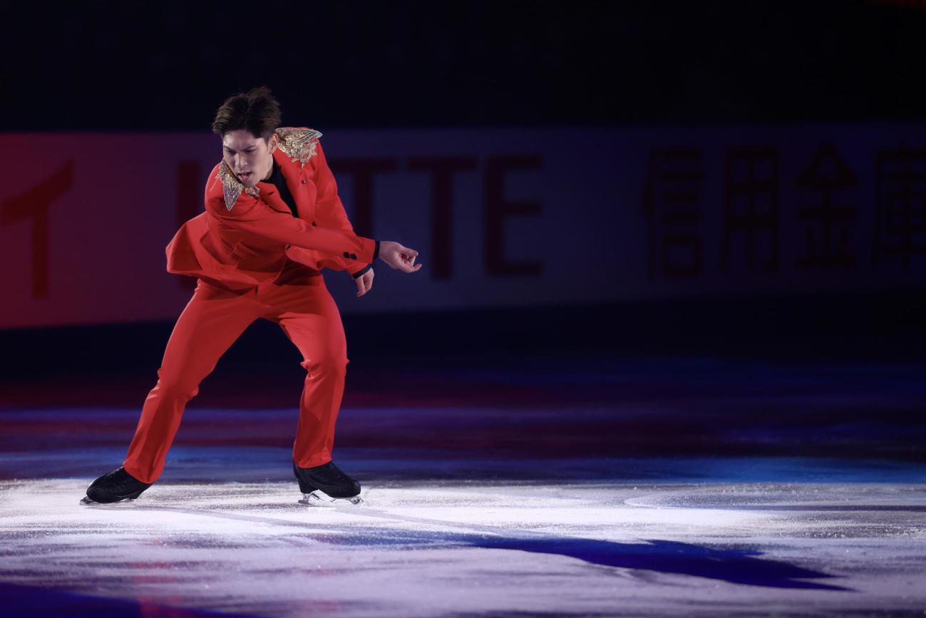 フィギュアスケートGPシリーズ第4戦NHK杯のエキシビションに臨む田中刑事さん（撮影・河田真司）