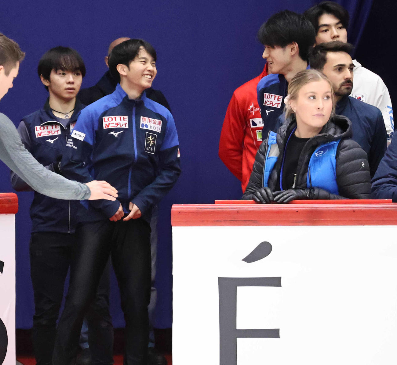 公式練習に参加した日本選手。左から鍵山優真、友野一希、山本草太（撮影・竹本穂乃加）