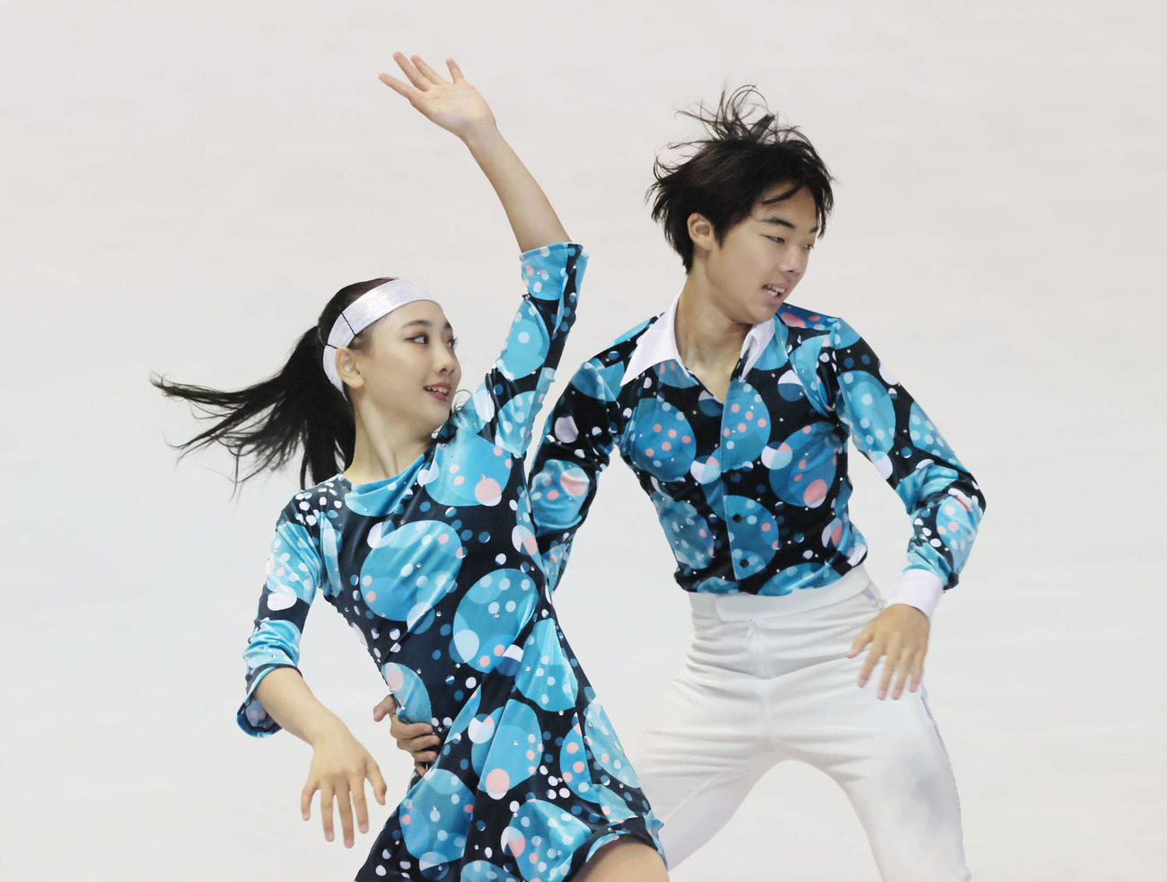 ジュニアアイスダンス（リズムダンス）　吉田菫＆小河原泉颯（撮影・加藤孝規）