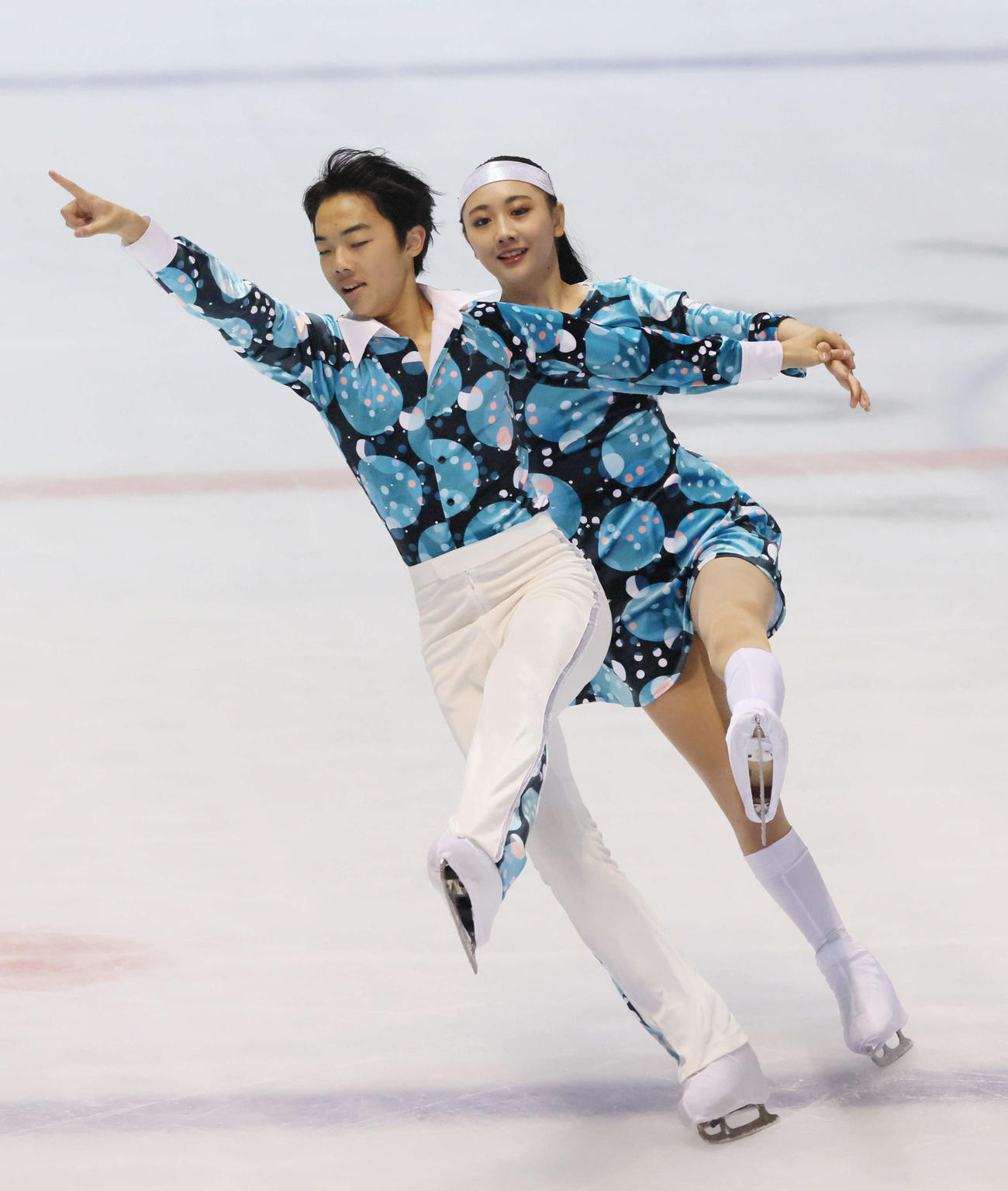 ジュニアアイスダンス（リズムダンス）　吉田菫＆小河原泉颯（撮影・加藤孝規）