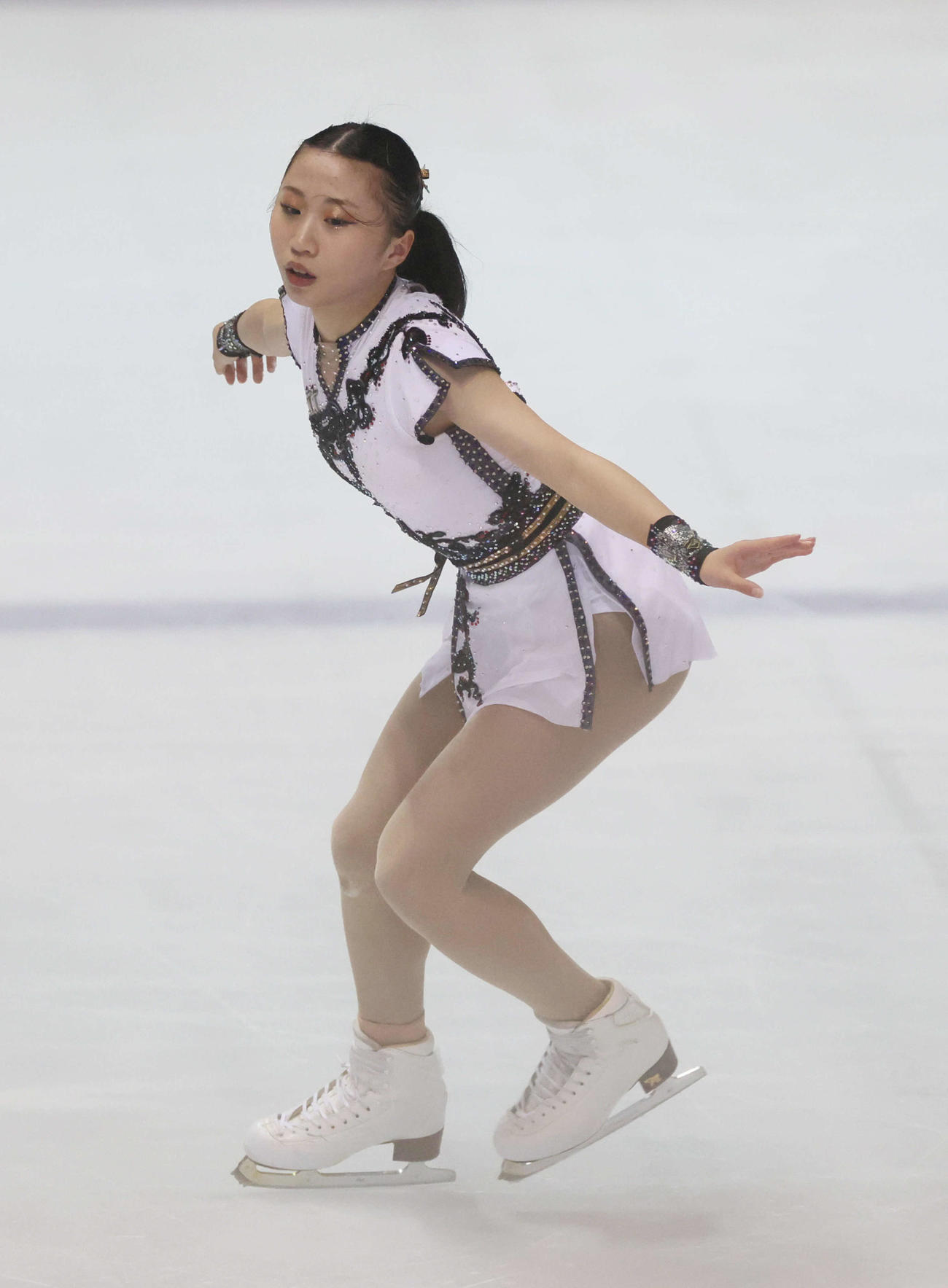 ジュニア女子ショートプログラムで演技をする金沢純禾（撮影・加藤孝規）