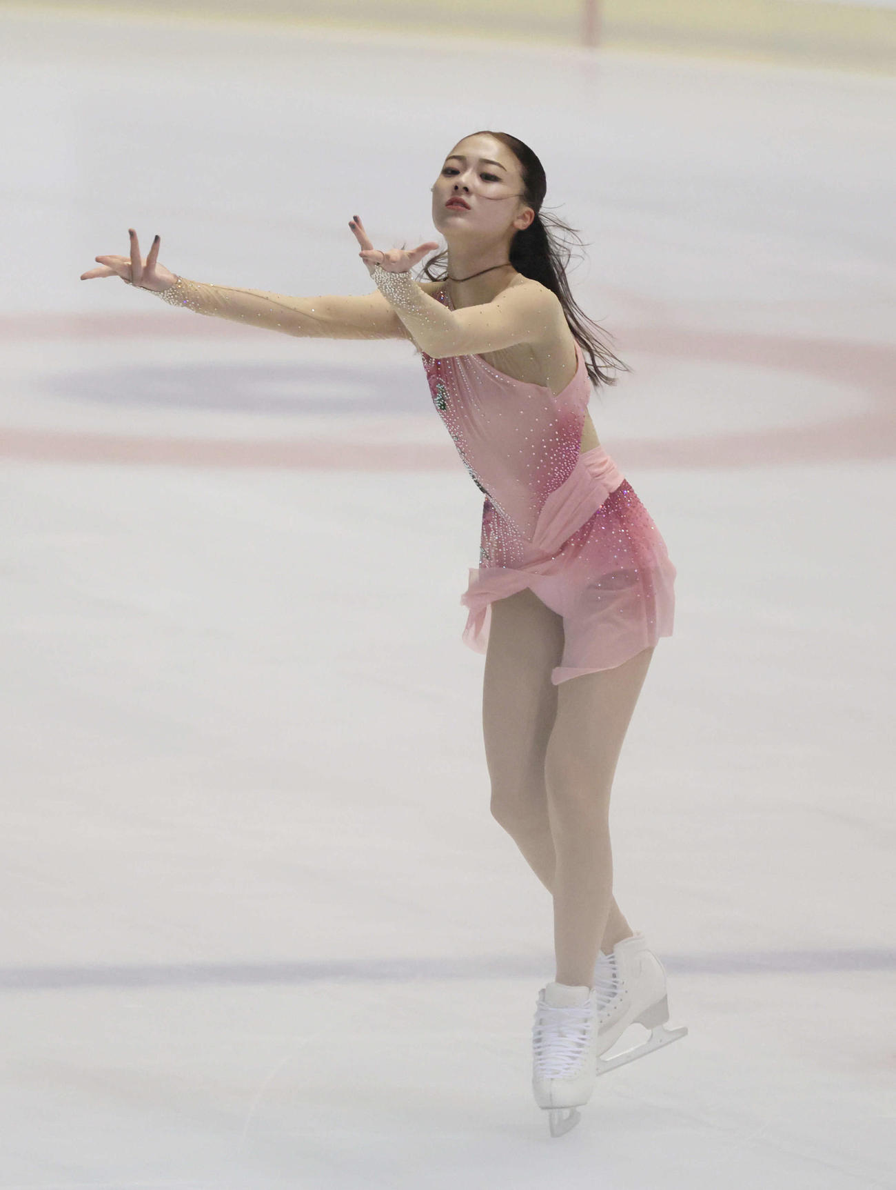 ジュニア女子ショートプログラムで演技をする上薗恋奈（撮影・加藤孝規）