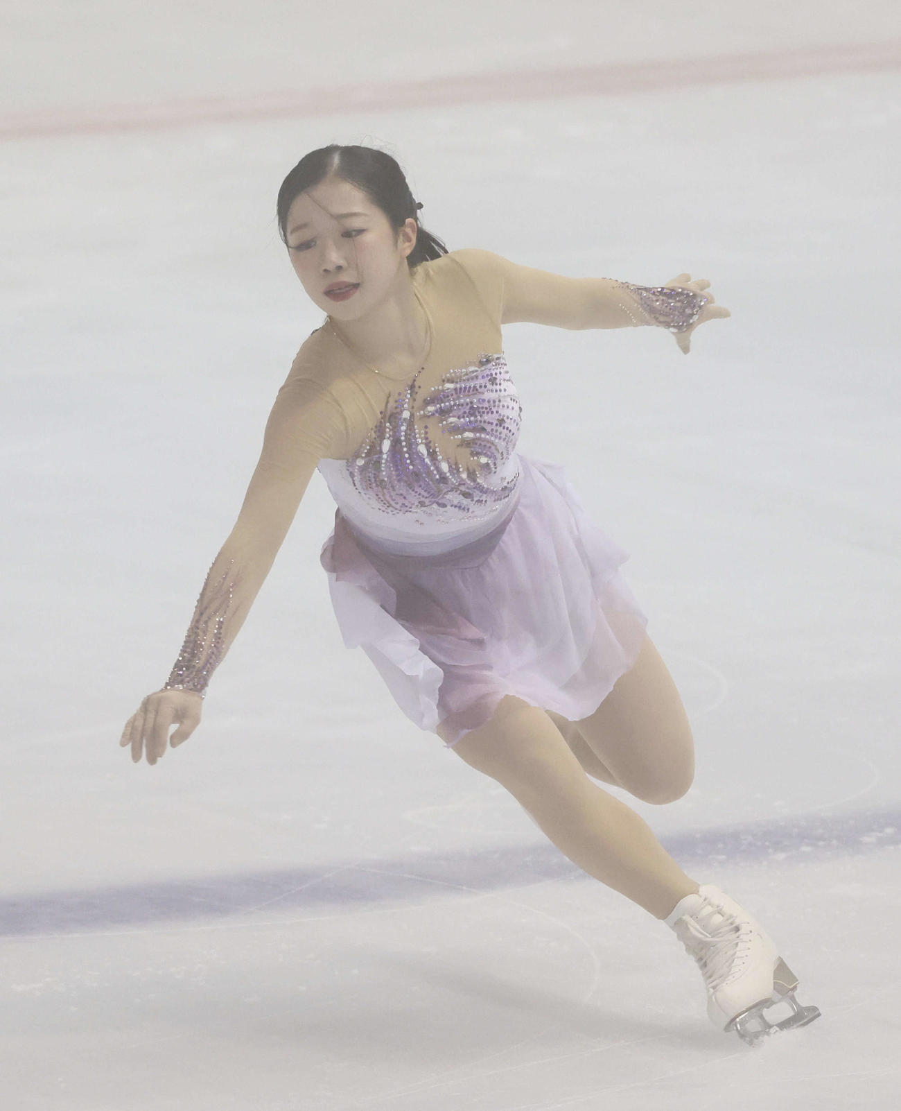 ジュニア女子ショートプログラムで演技をする中井亜美（撮影・加藤孝規）