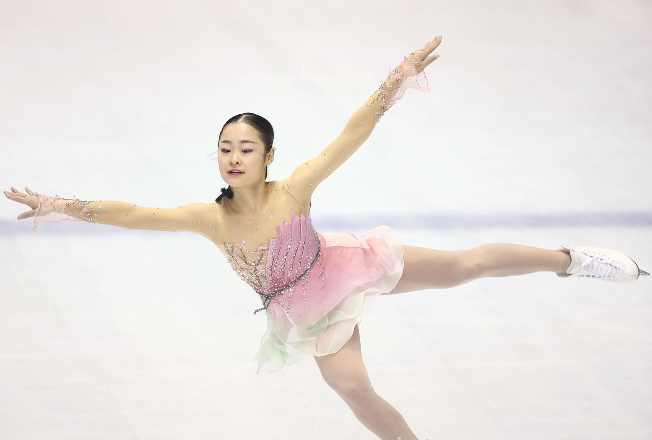 全日本ジュニア選手権の女子フリーで演技する島田麻央（撮影・前田充）
