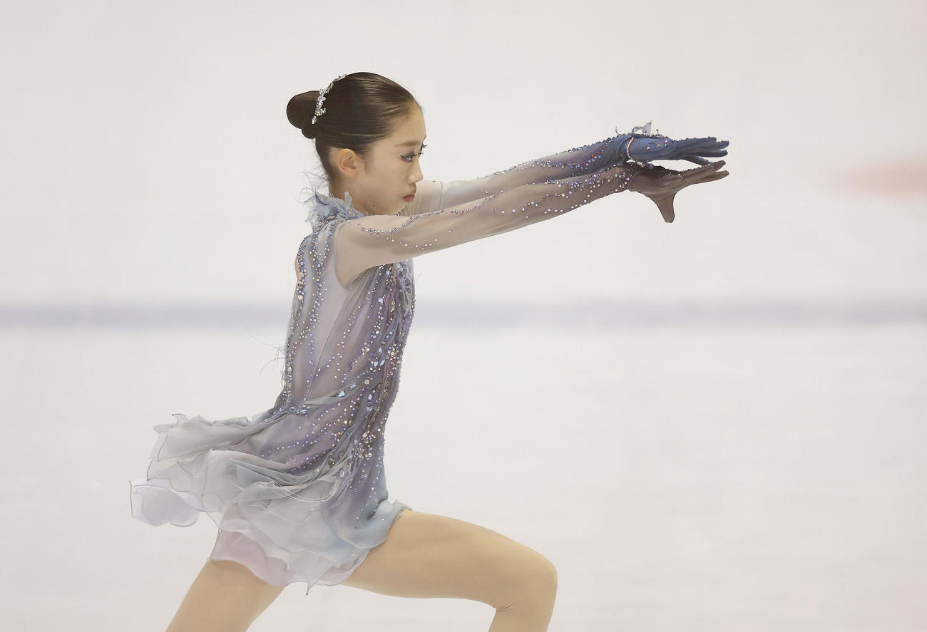 全日本ジュニア選手権の女子フリーで演技する岡田芽依（撮影・前田充）