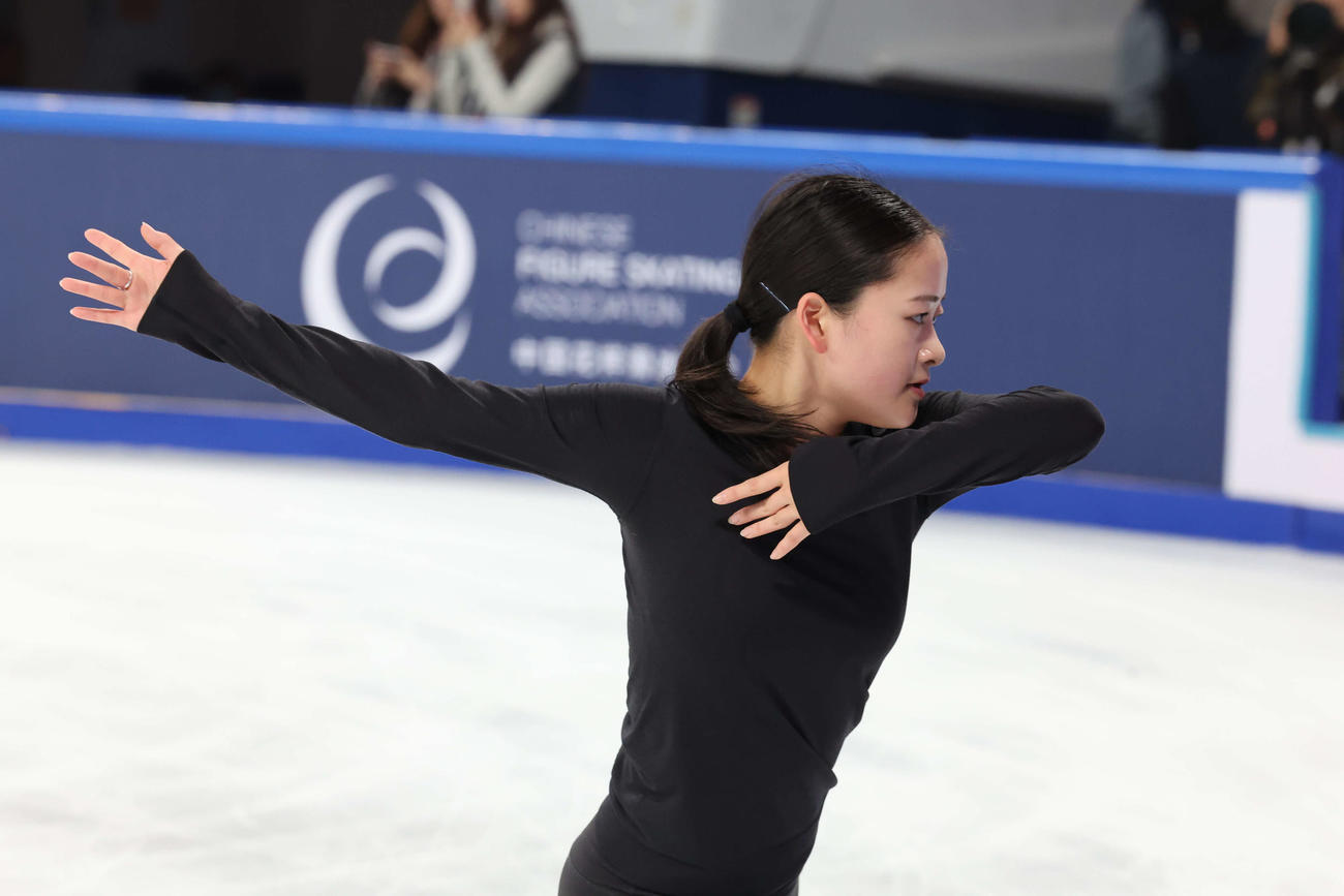 午前の公式練習を行う渡辺
