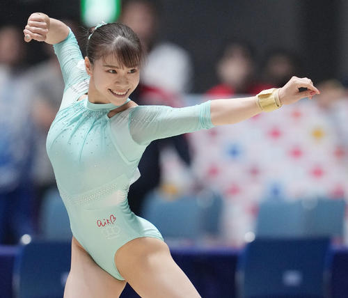 杉原愛子　画像集(15～19年)　約11500枚 体操】杉原愛子、15連続バック転のスゴ技披露「すっげえ