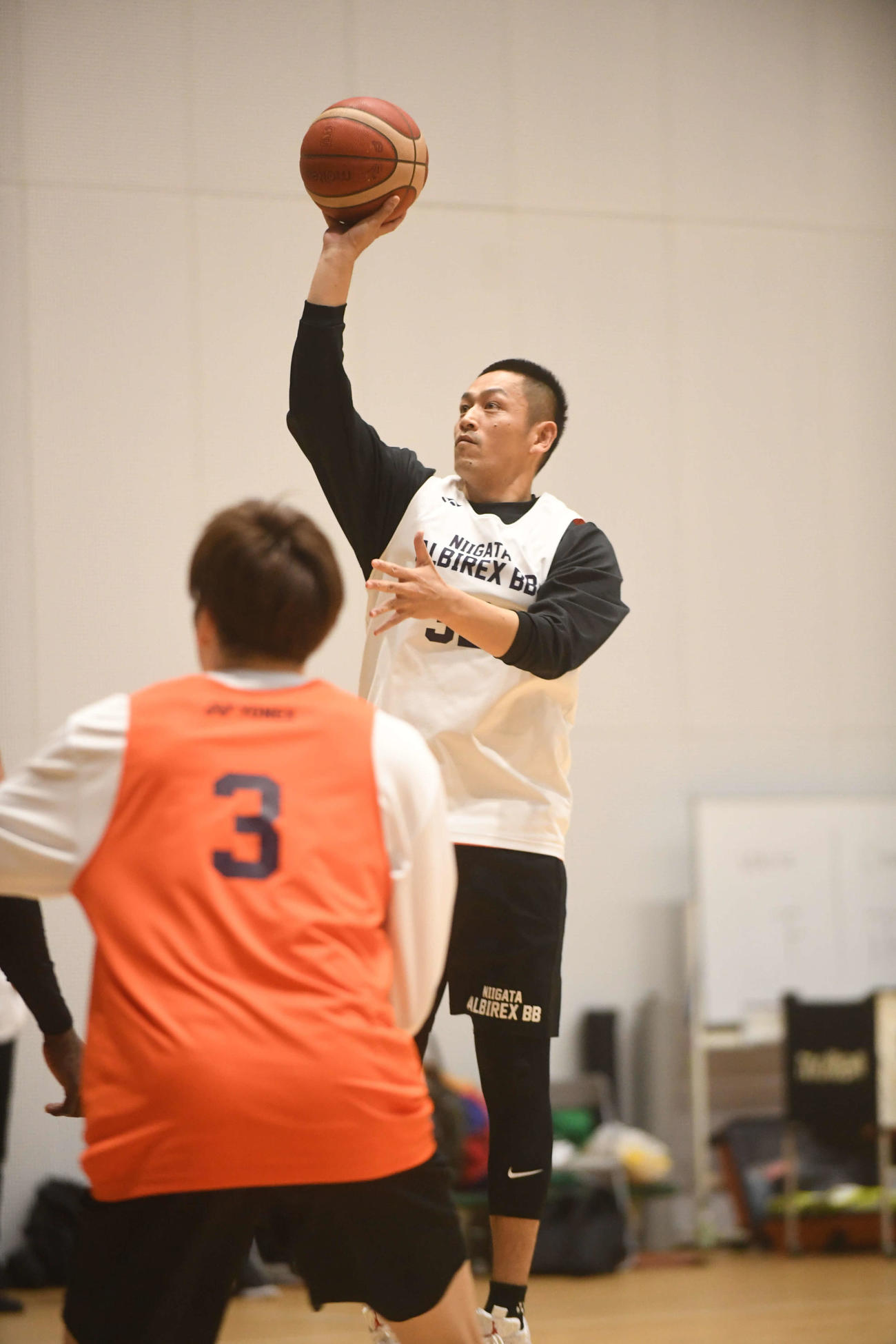 実戦形式の連勝でジャンプシュートを決める池田