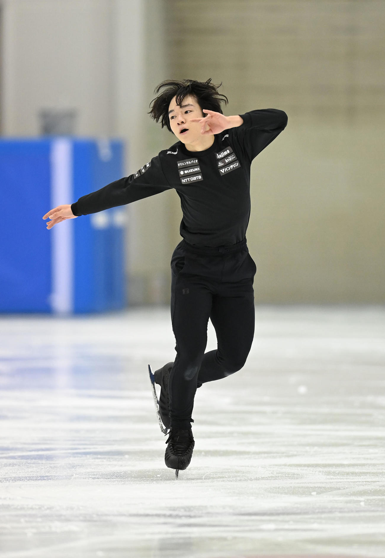 練習を公開し調整する鍵山（撮影・森本幸一）