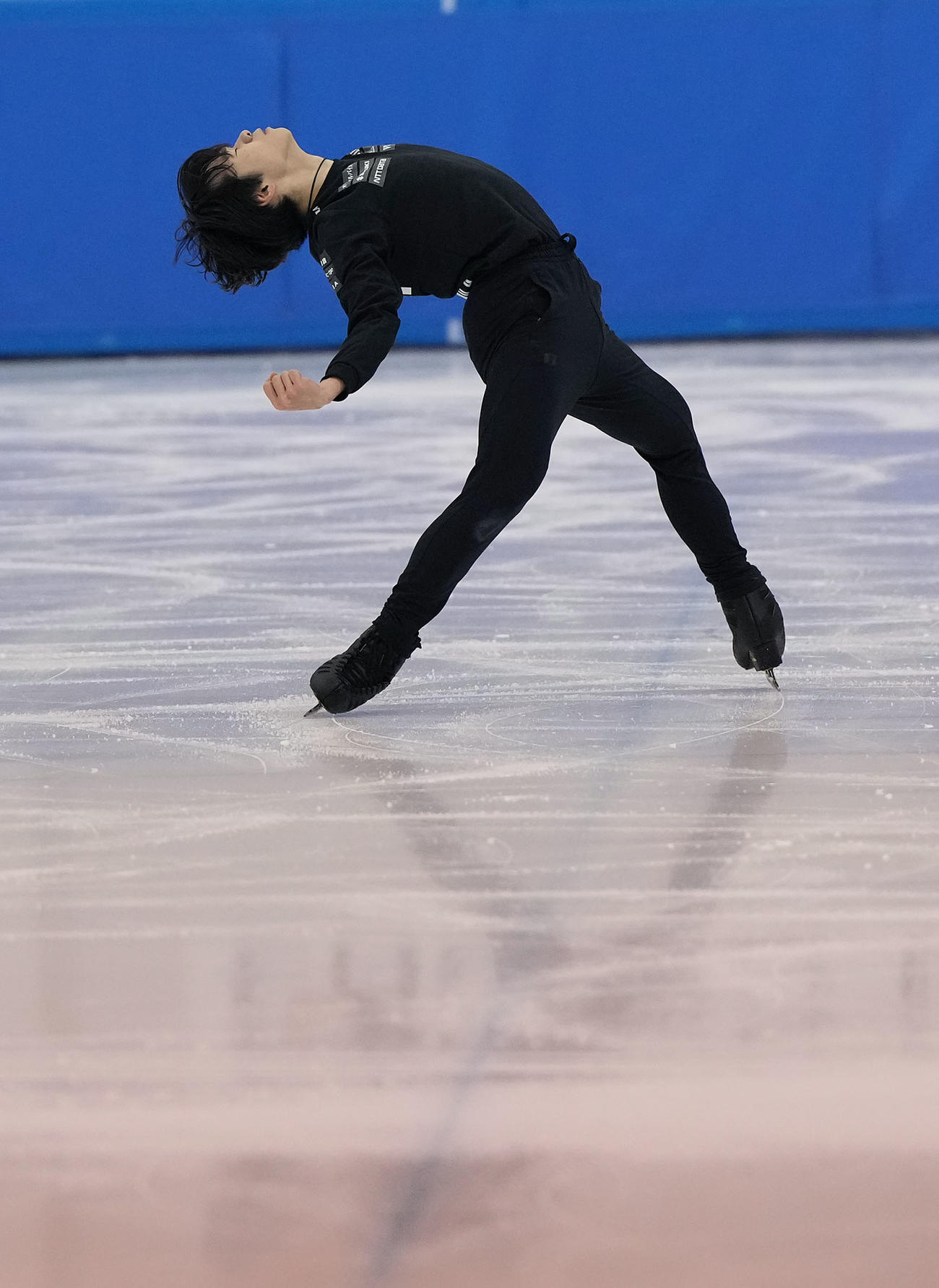 練習を公開し調整する鍵山（撮影・森本幸一）
