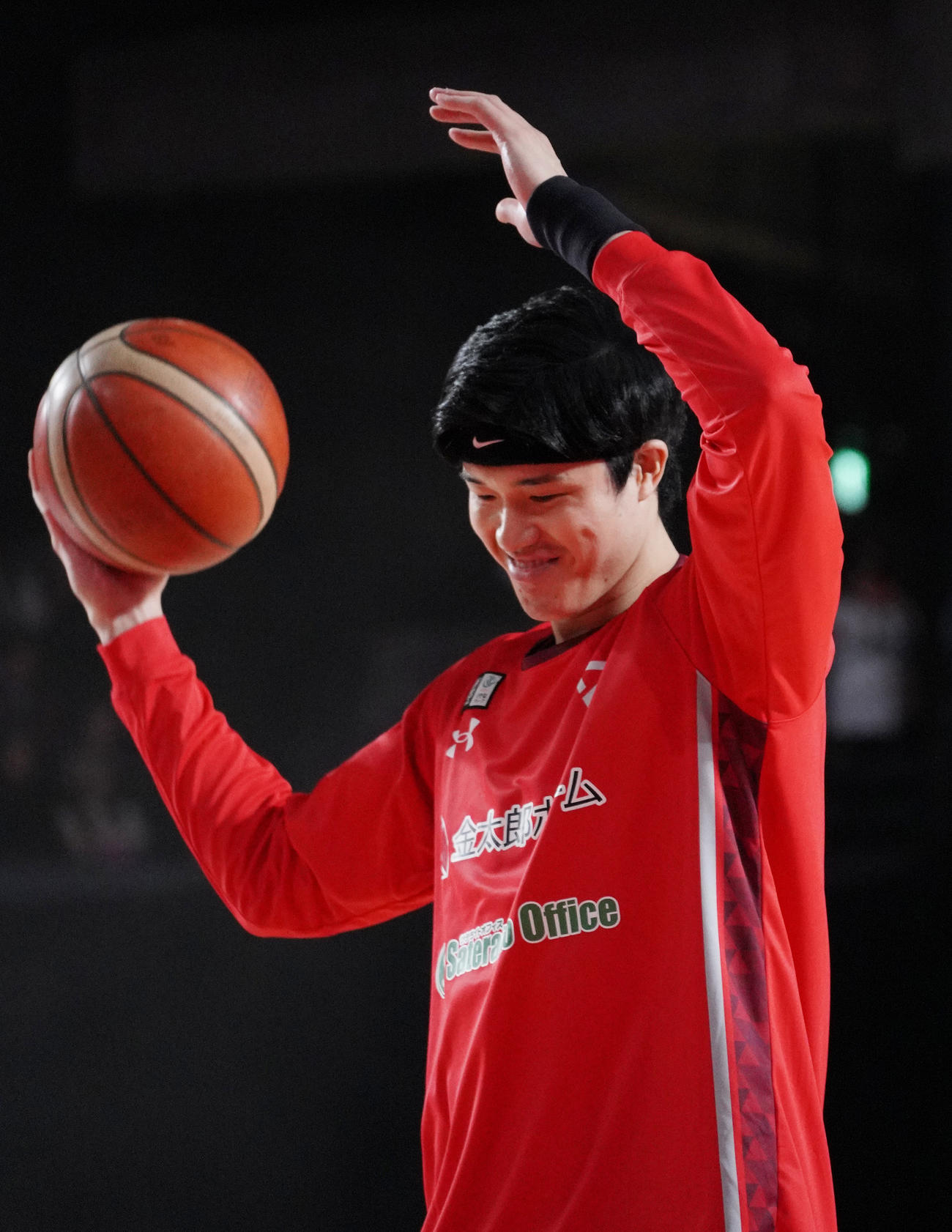 千葉J対琉球　試合前、練習する千葉J渡辺（撮影・中島郁夫）