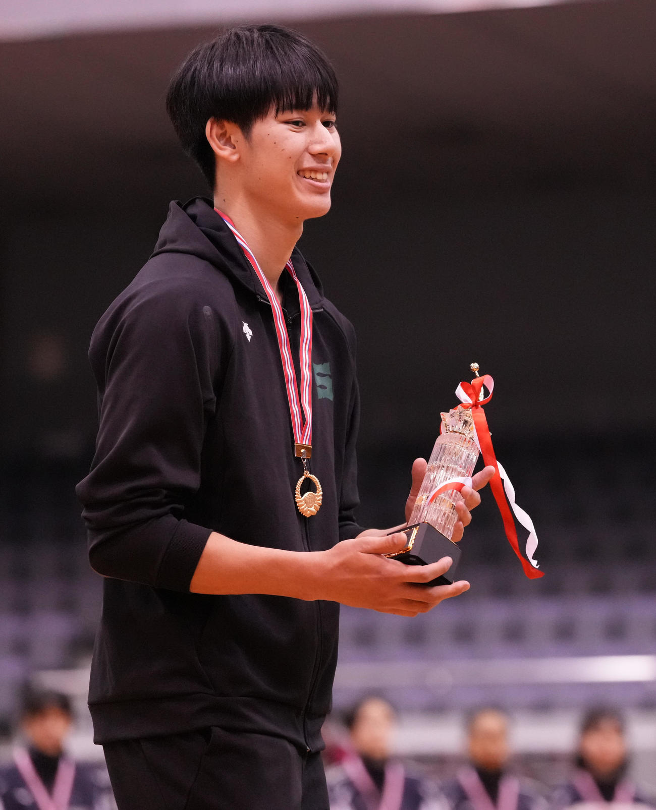男子のMVPに選ばれた専大・甲斐（撮影・鈴木みどり）