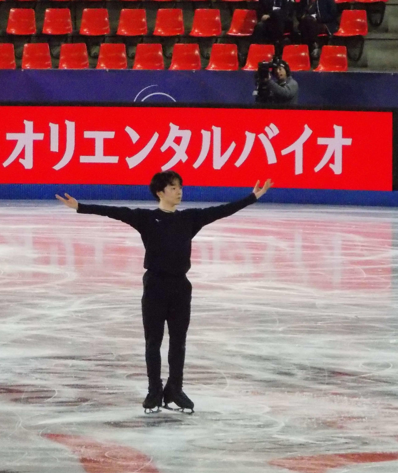 GPファイナルに向けて公式練習に臨んだ鍵山優真（撮影・松本航）