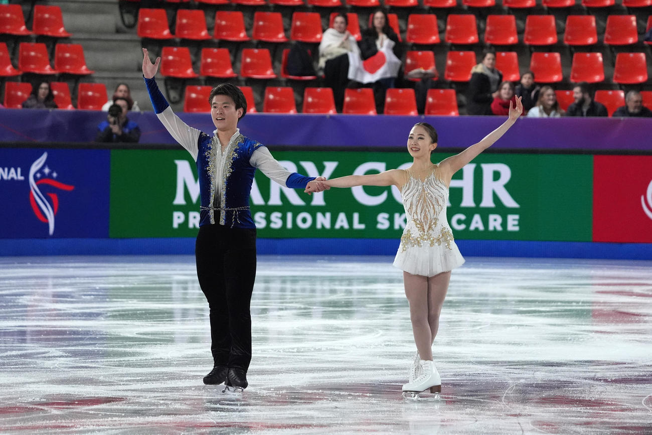 ジュニアGPファイナル　ジュニアペアSPで演技する清水咲衣＆本田ルーカス剛史組（撮影　パオロ・ヌッチ）