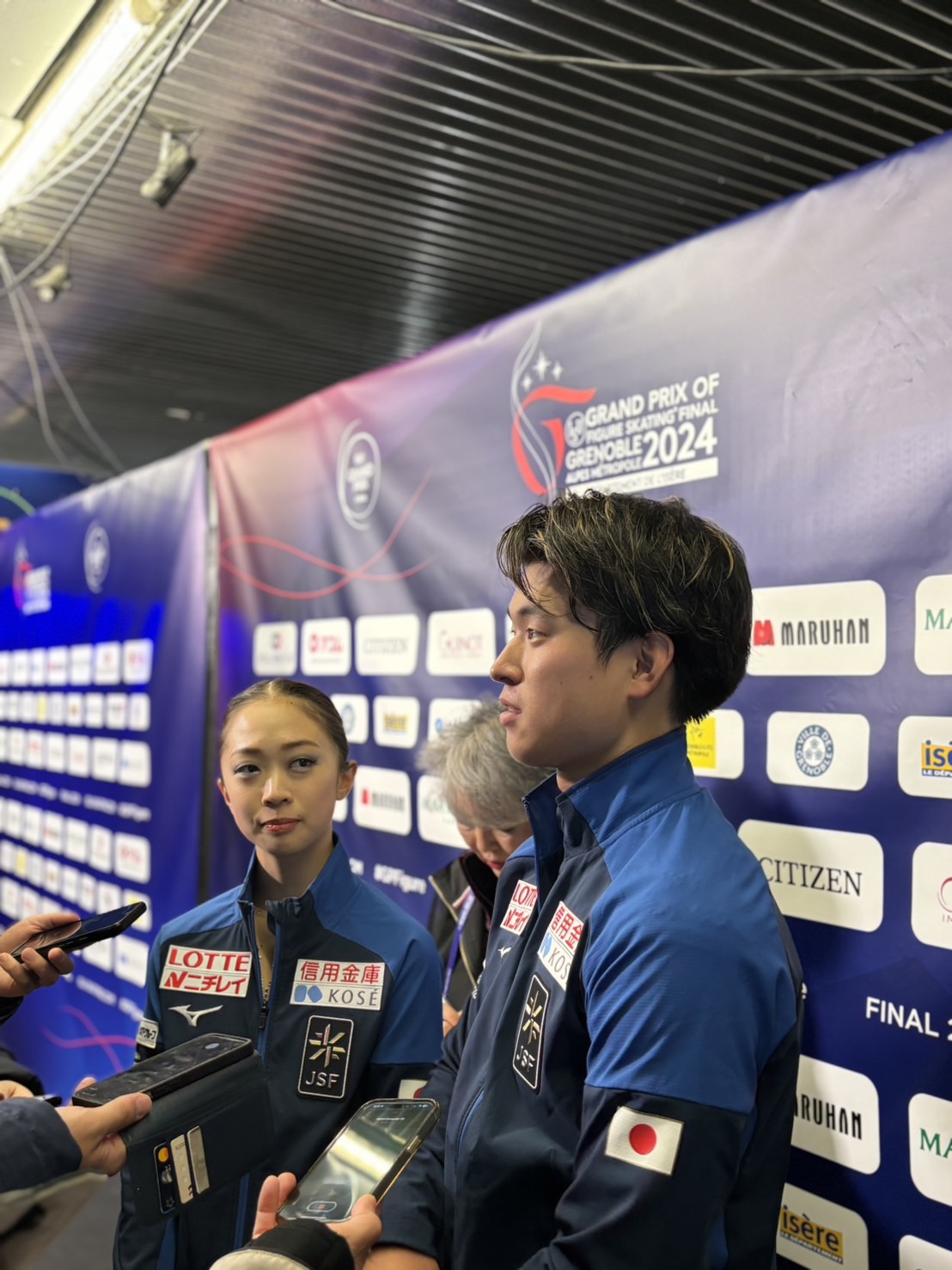 ジュニアGPファイナルのペアSPを終えて、思いを語る清水咲衣（左）、本田ルーカス剛史組（撮影・松本愛香）