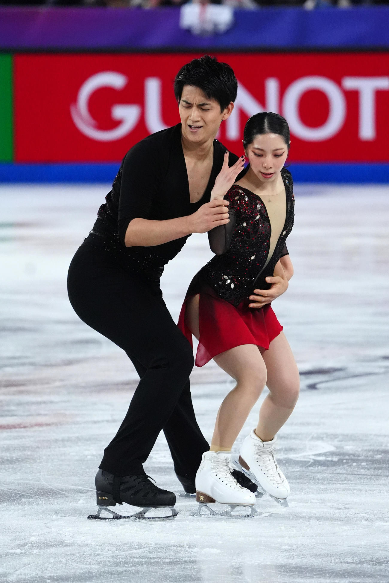 GPファイナル　ペア・フリー　演技する三浦璃来＆木原龍一組（撮影　パオロ・ヌッチ）