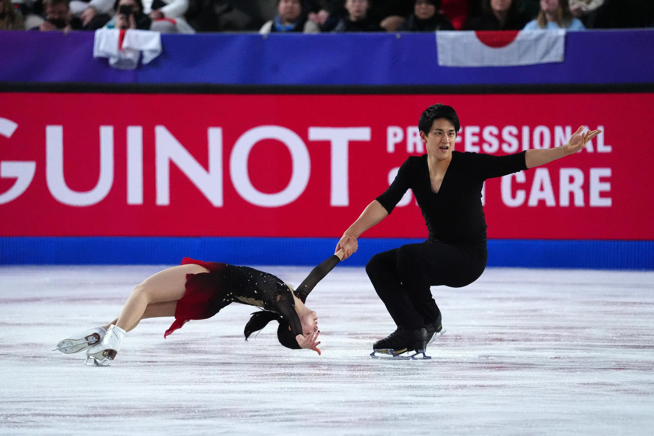 GPファイナル　ペア・フリー　演技する三浦璃来＆木原龍一組（撮影　パオロ・ヌッチ）