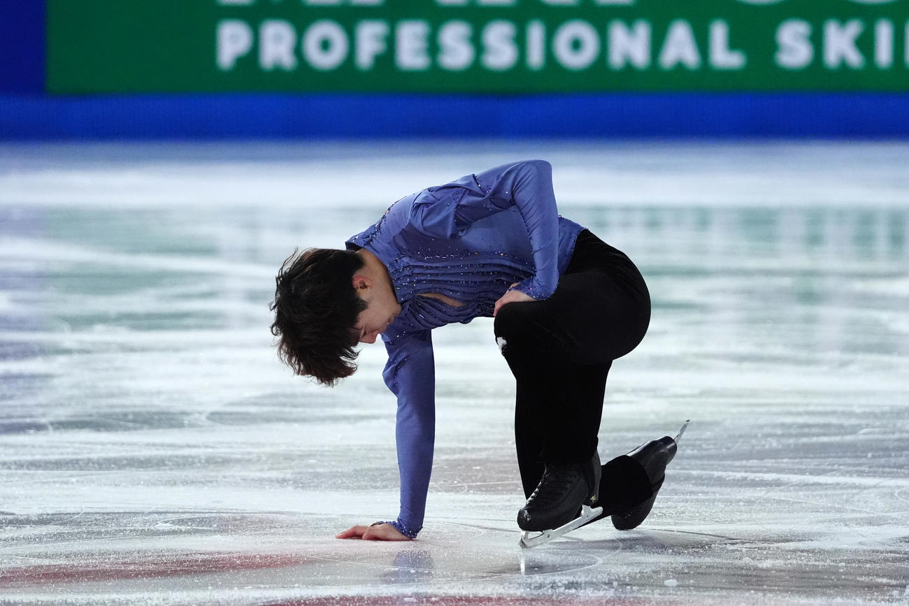 GPファイナル　男子SP　演技する佐藤駿（撮影　パオロ・ヌッチ）