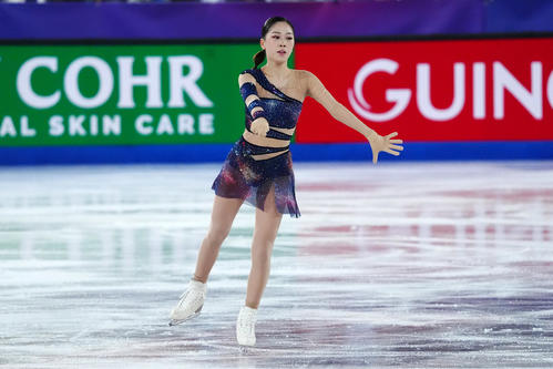 ISUグランプリファイナル 女子フリーで演技する吉田陽菜(撮影・パオロ ヌッチ)