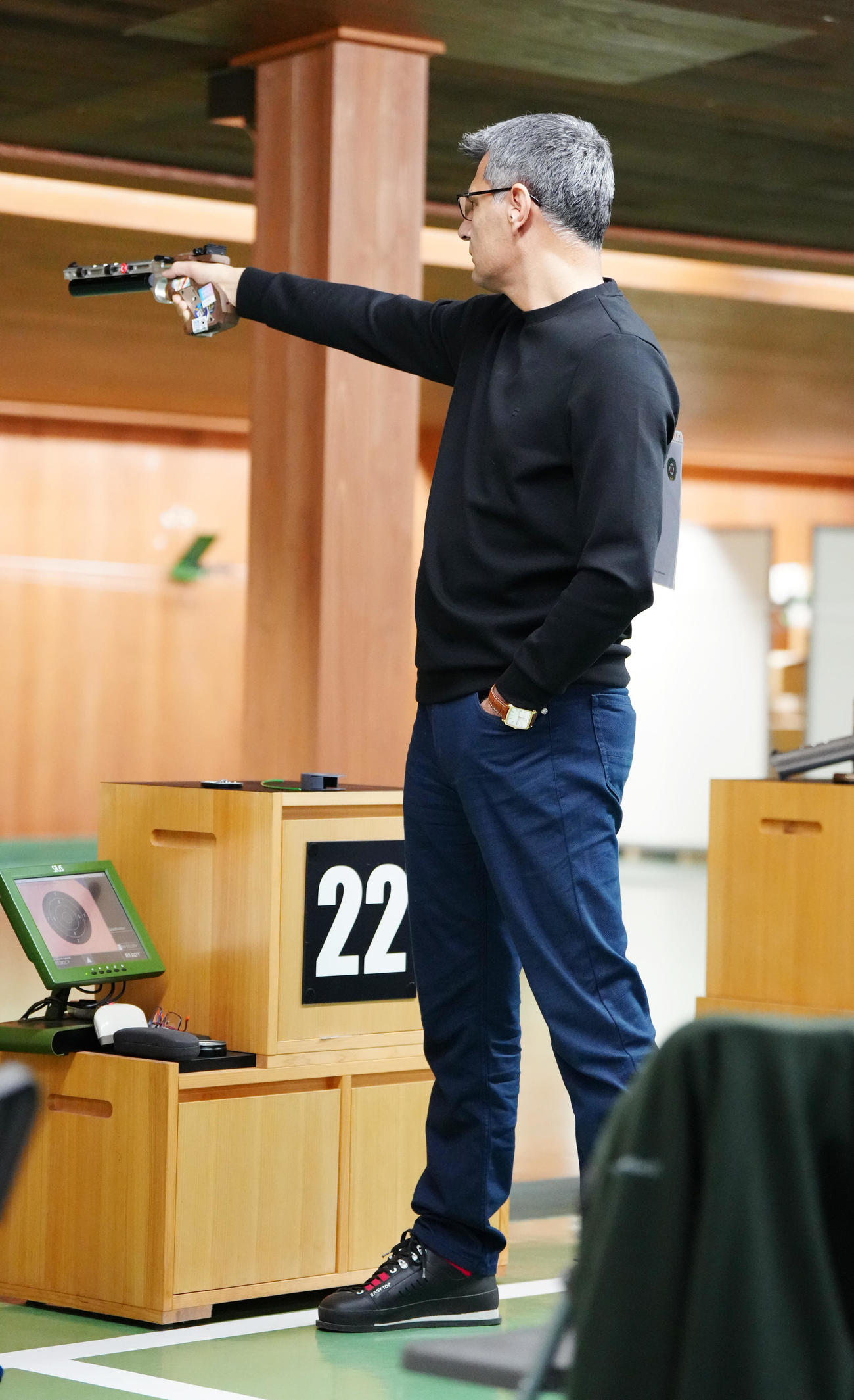 日本トルコ親善射撃競技大会の公式練習に臨む「無課金おじさん」ことディケチ（撮影・江口和貴）