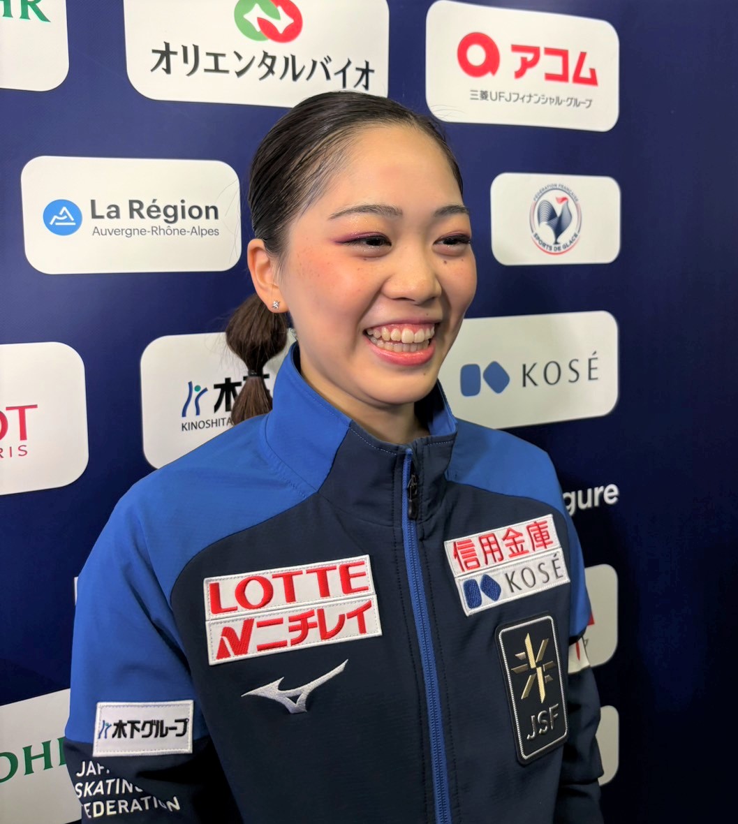 フィギュアスケートGPファイナルの女子フリー後に取材に応じる吉田（撮影・松本愛香）