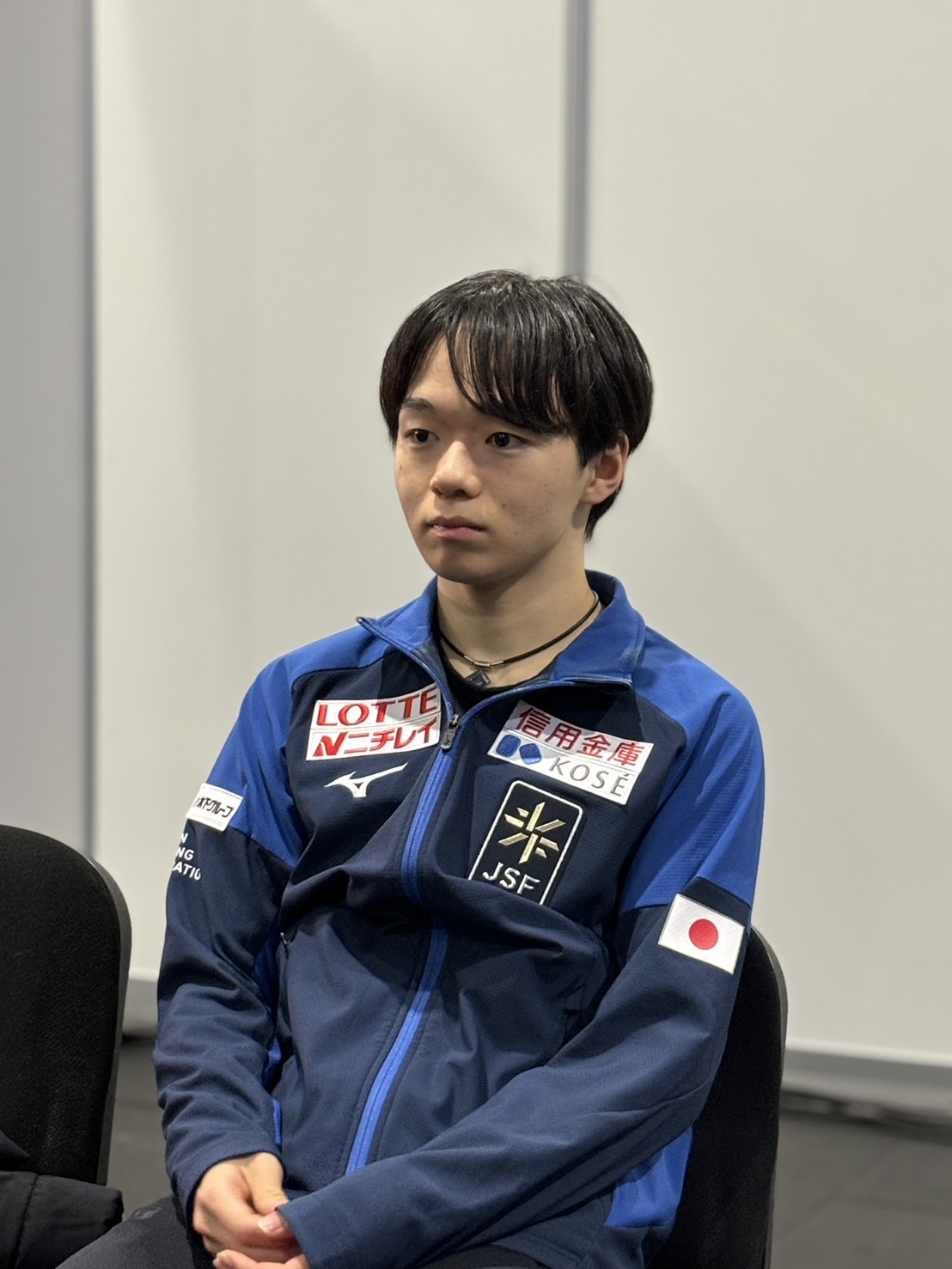 GPファイナルから一夜明け、取材に応じる鍵山（撮影・松本愛香通信員）