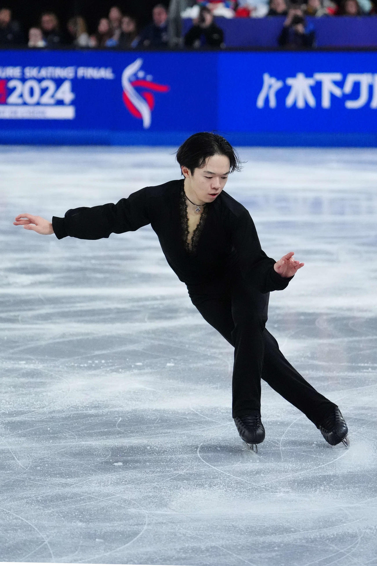 男子フリーの演技を披露する鍵山（撮影・パオロ　ヌッチ）