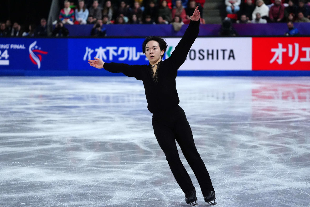 男子フリーの演技を披露する鍵山（撮影・パオロ　ヌッチ）